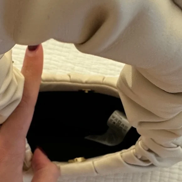 Elegant Cream Women's Bag - Picture 3 of 5